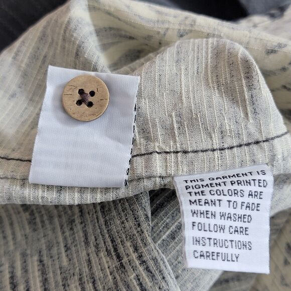 Tommy Bahama Shirt Mens Small Gray 100% Silk Hawaiian Palms Casual Button Up - Picture 14 of 14